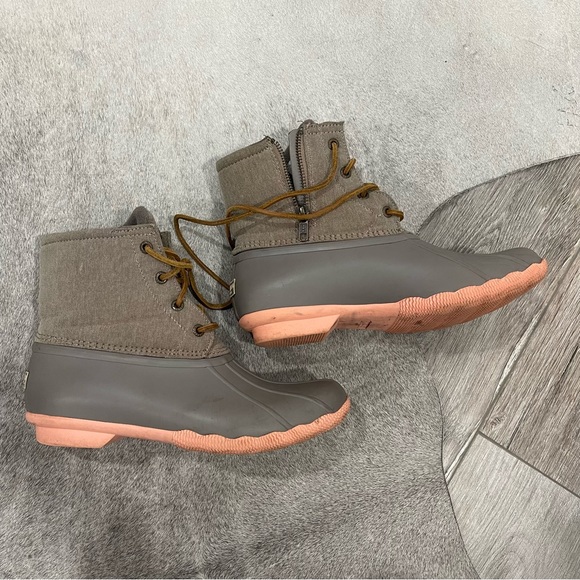 Sperry Topsider gray and pink duck boots - Picture 8 of 8